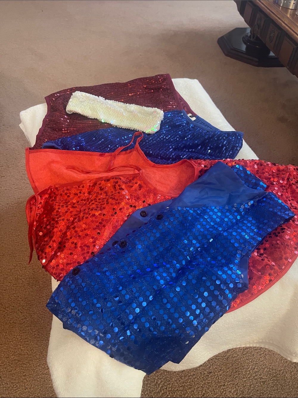 New Sequin lg.Red&Blue bottoms small blue vest red round thing white headband